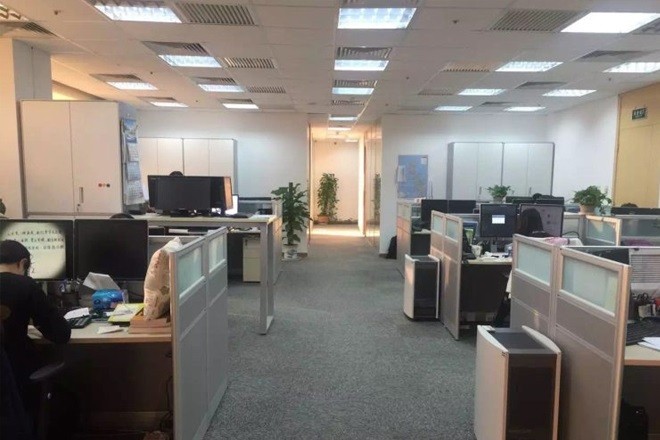 陸家嘴商務(wù)廣場