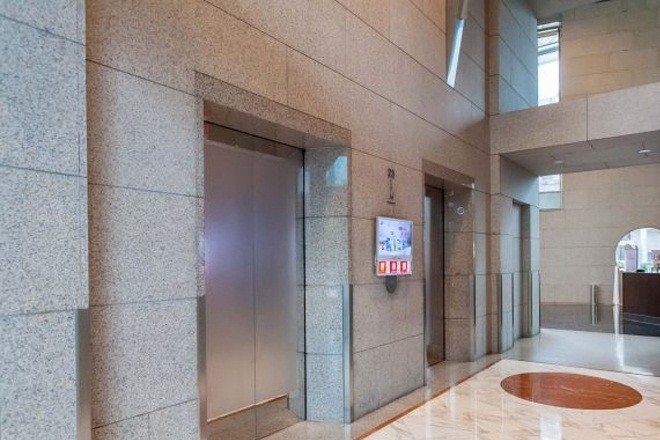 陸家嘴商務(wù)廣場