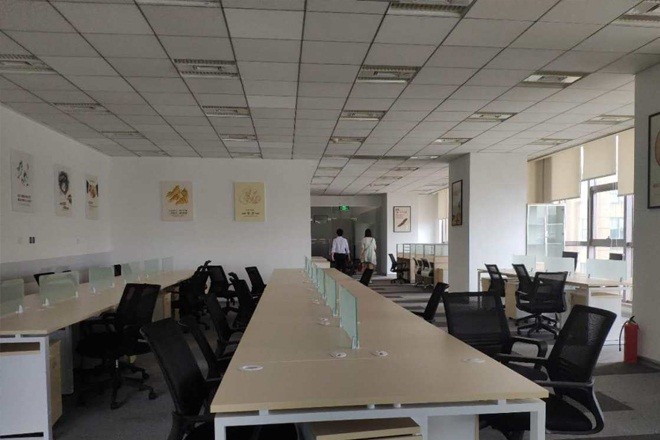 由由世紀(jì)廣場(chǎng)