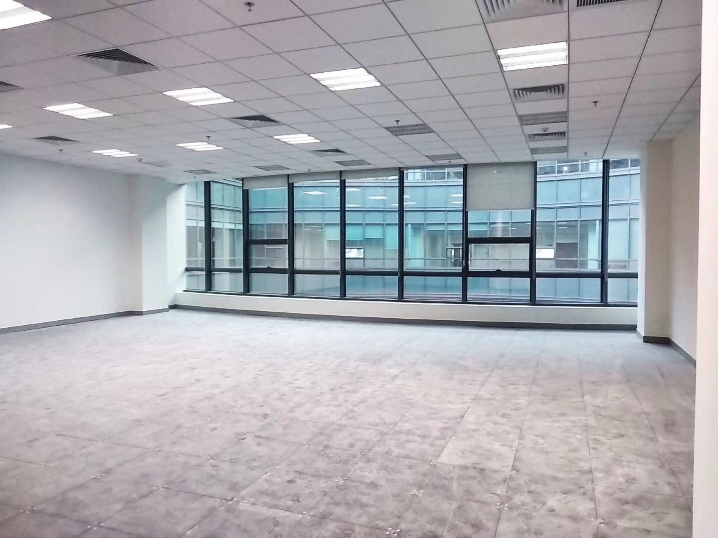 環(huán)球都會(huì)廣場