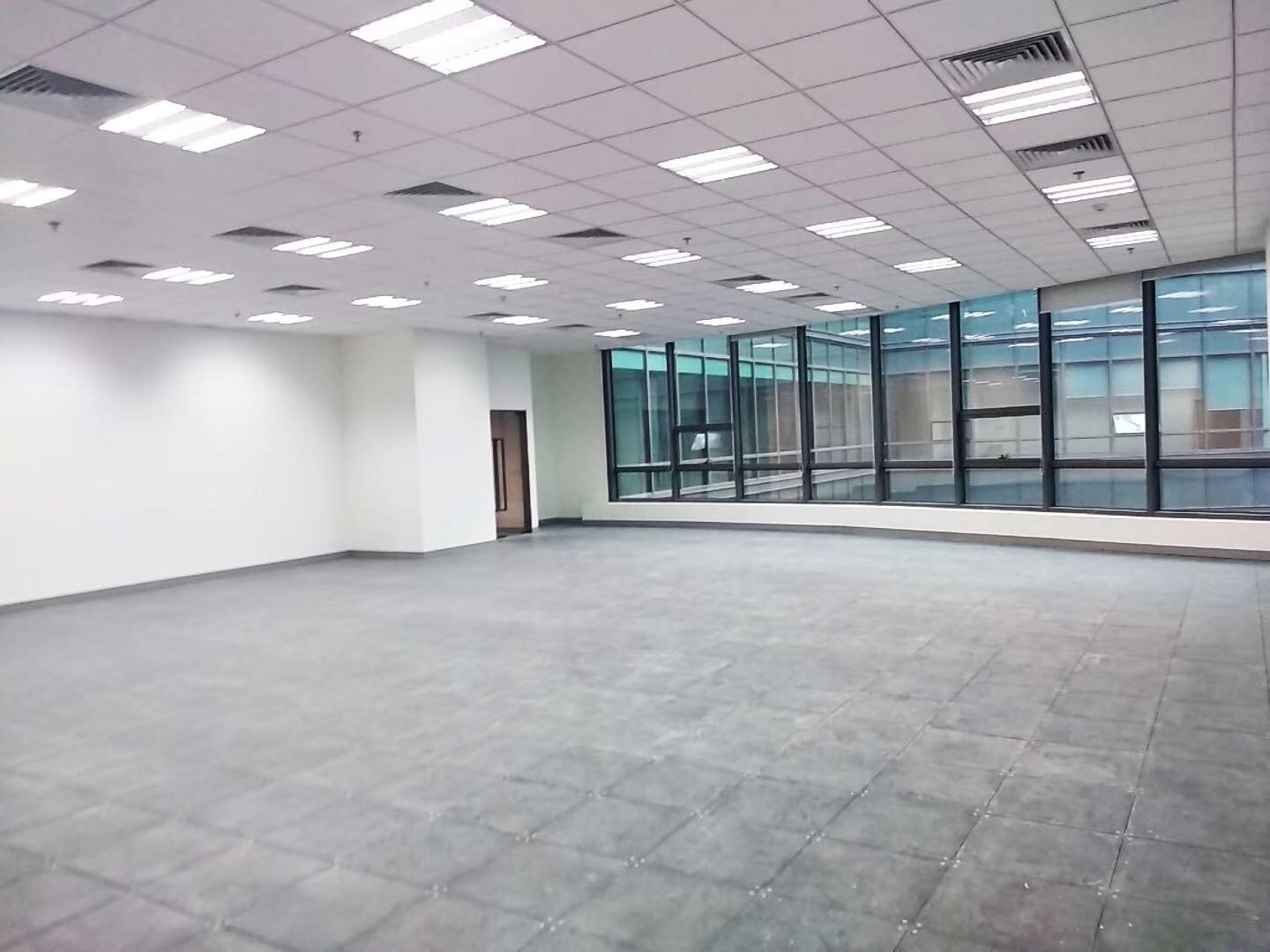 環(huán)球都會(huì)廣場