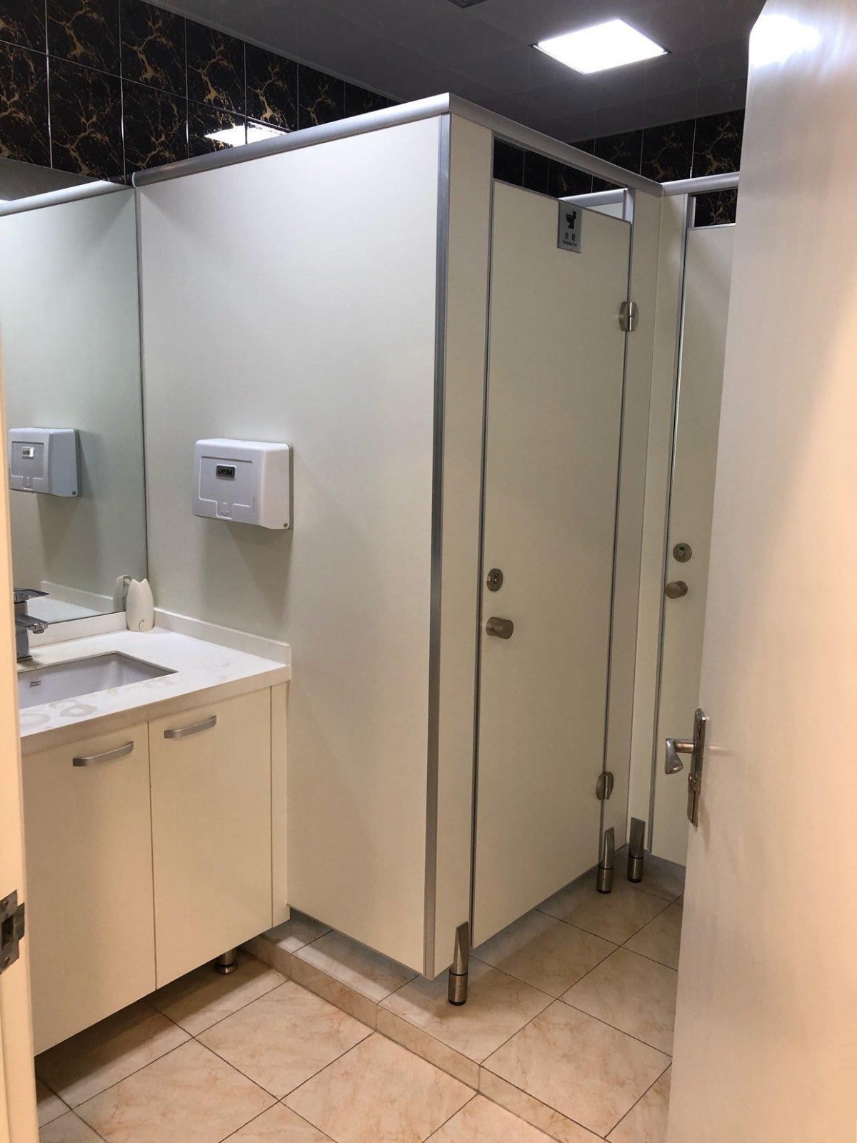 東方國際科技大廈