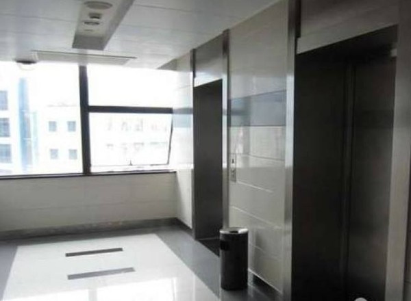 現(xiàn)代物流大廈