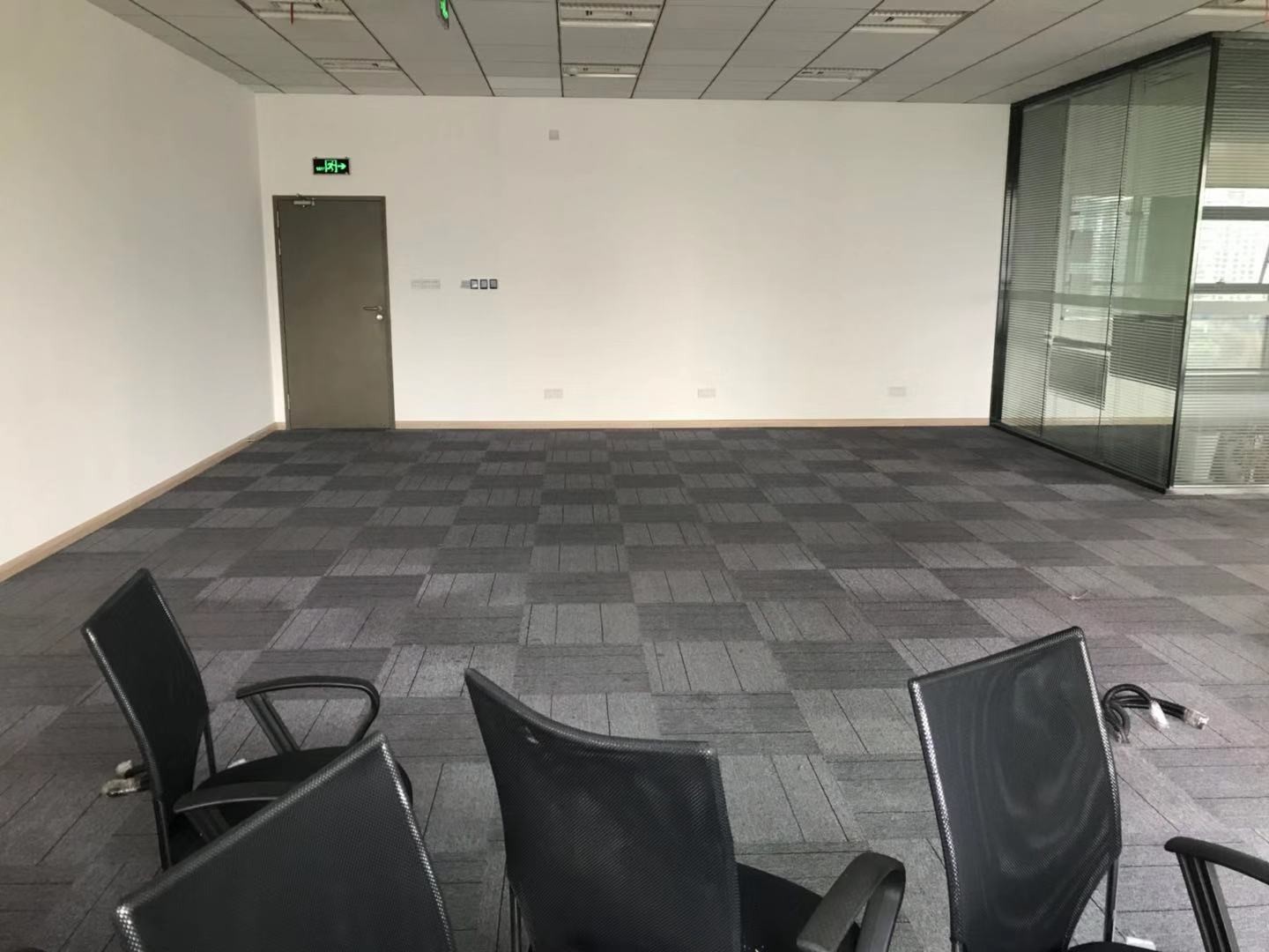 由由世紀(jì)廣場(chǎng)