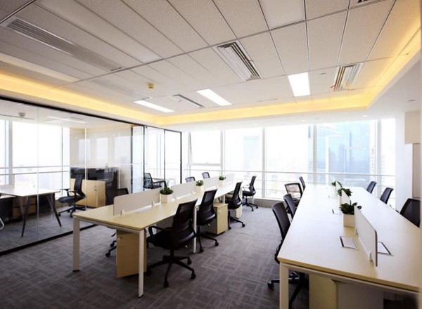 梅龍鎮(zhèn)廣場(chǎng)