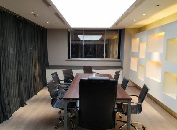 內(nèi)外聯(lián)大廈