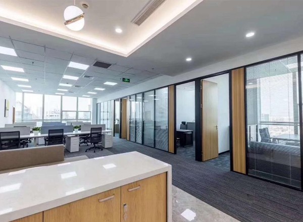 陸家嘴商務(wù)廣場