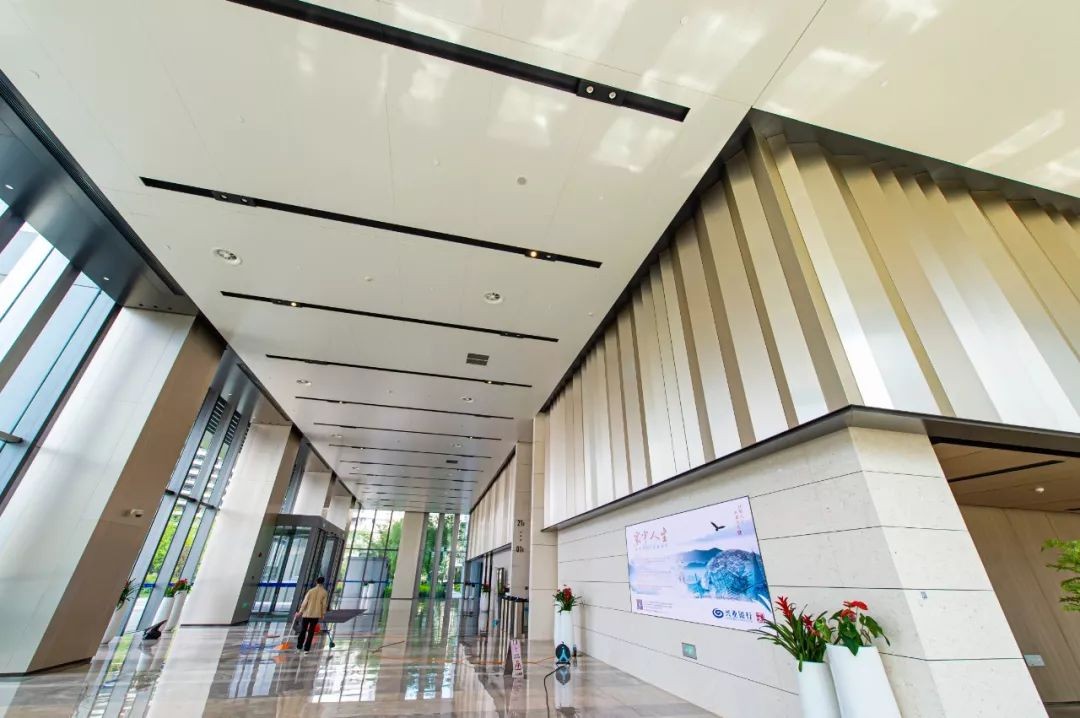 興業(yè)銀行大廈