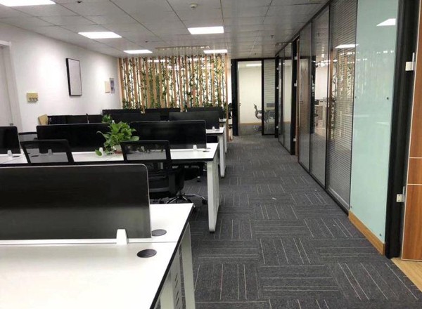 陸家嘴商務(wù)廣場