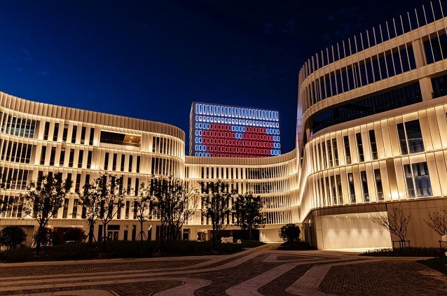 港城陸家嘴廣場(chǎng)