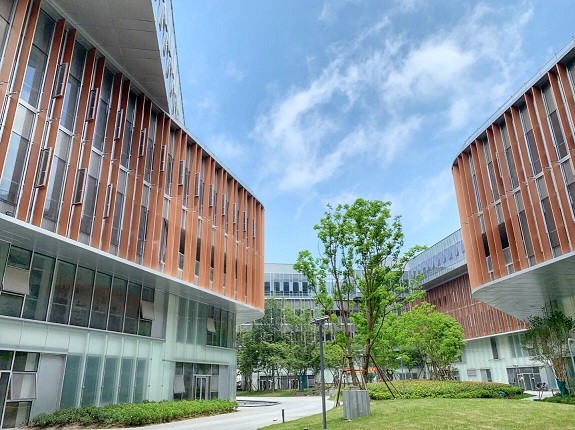 港城陸家嘴廣場(chǎng)