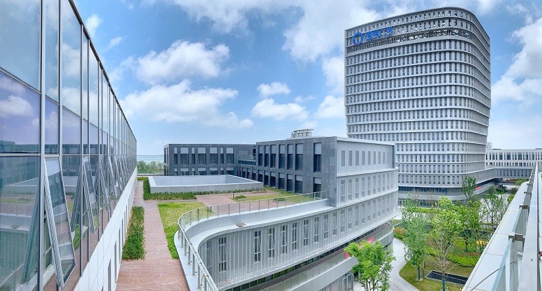 港城陸家嘴廣場(chǎng)