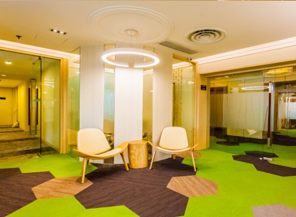 阿波羅商務中心(湯臣金融大廈)