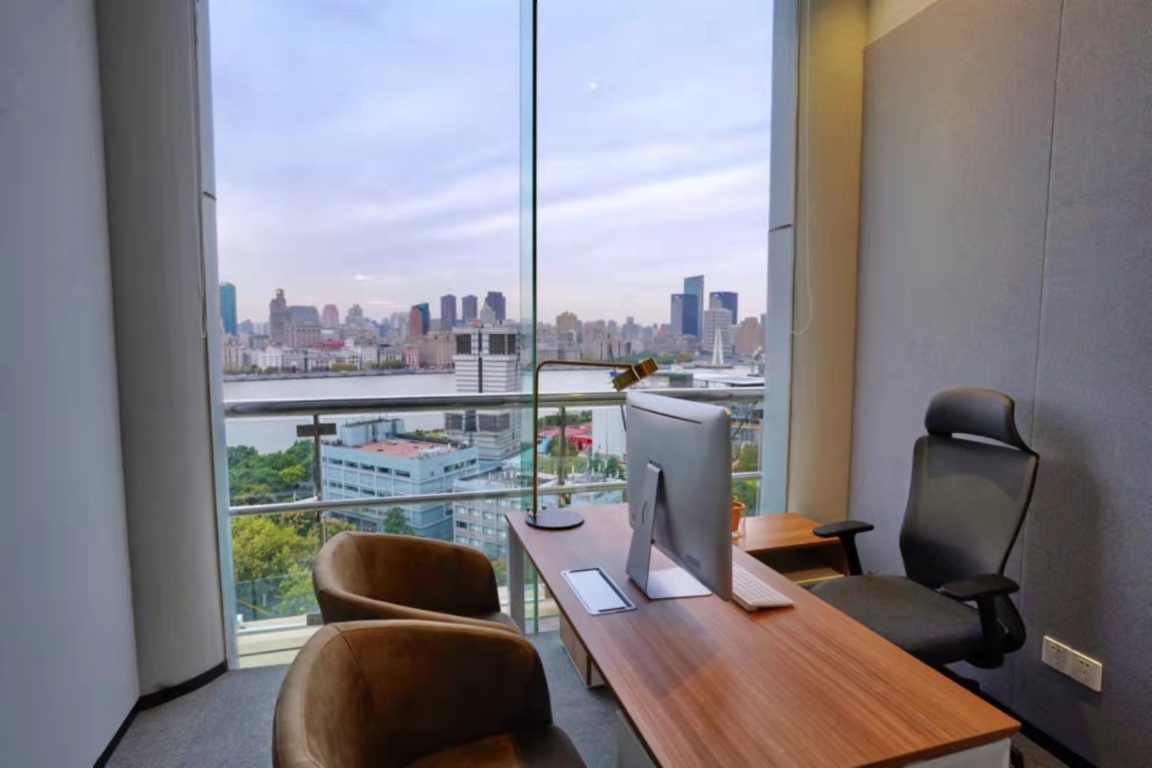 eat n work 餐飲辦公空間（上海正大廣場）