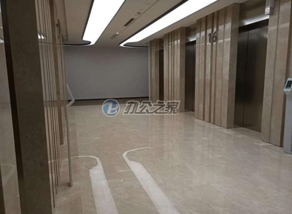 保利綠地廣場(chǎng)