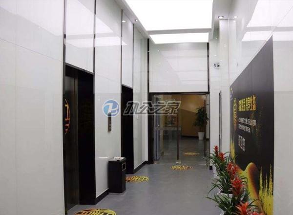 彩生活時代廣場