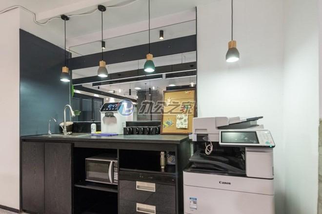 蘑菇空間（滬金大樓）