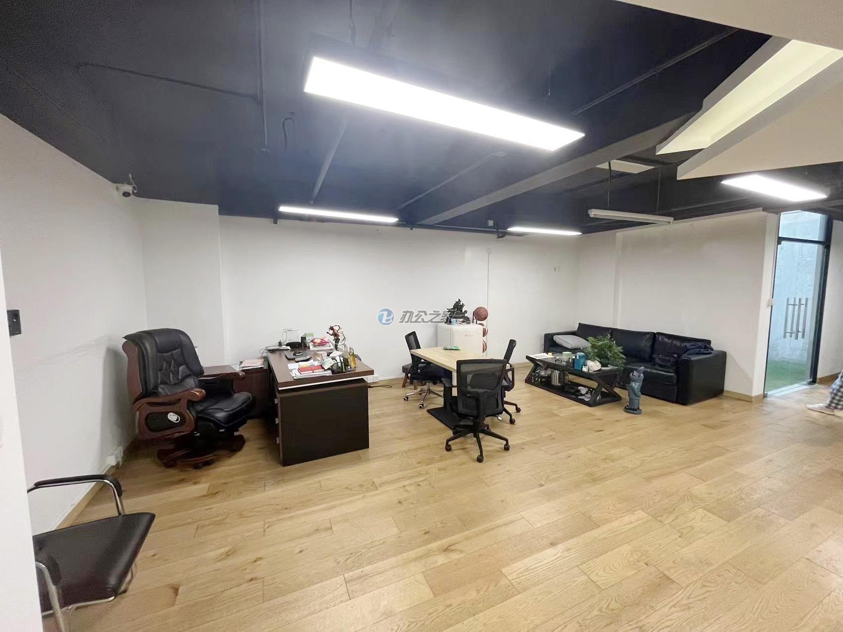 旺甌·霍客云創(chuàng)里