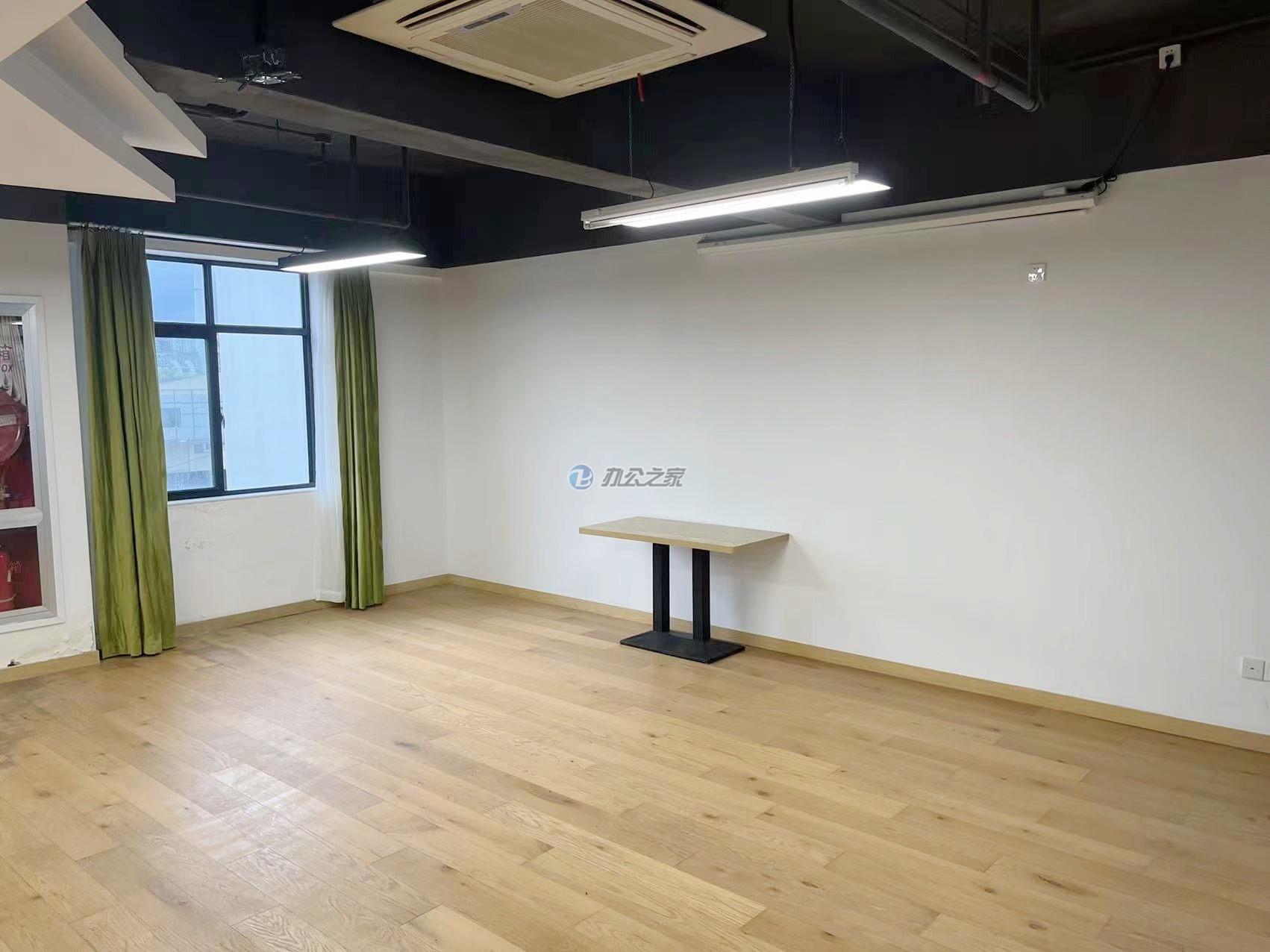 旺甌·霍客云創(chuàng)里