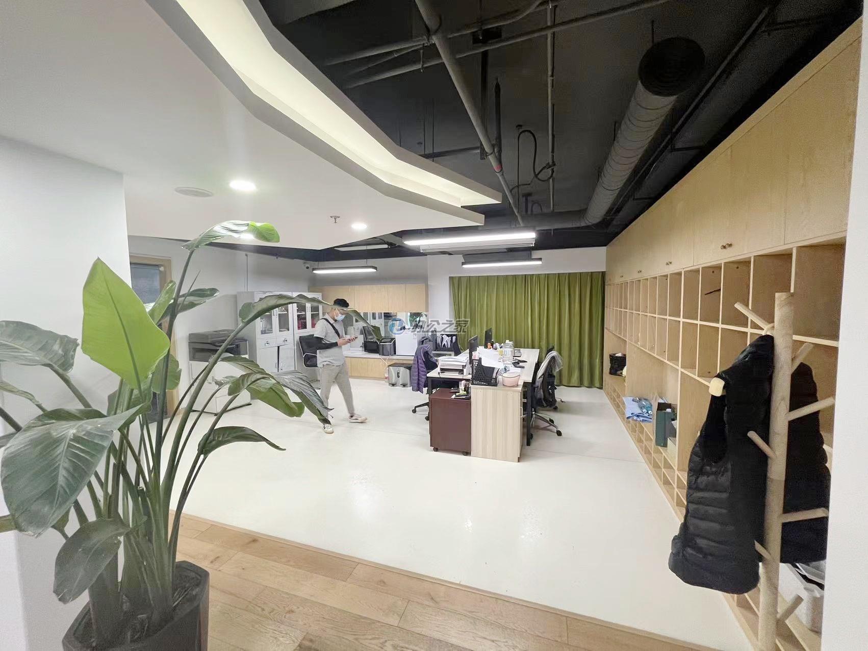 旺甌·霍客云創(chuàng)里