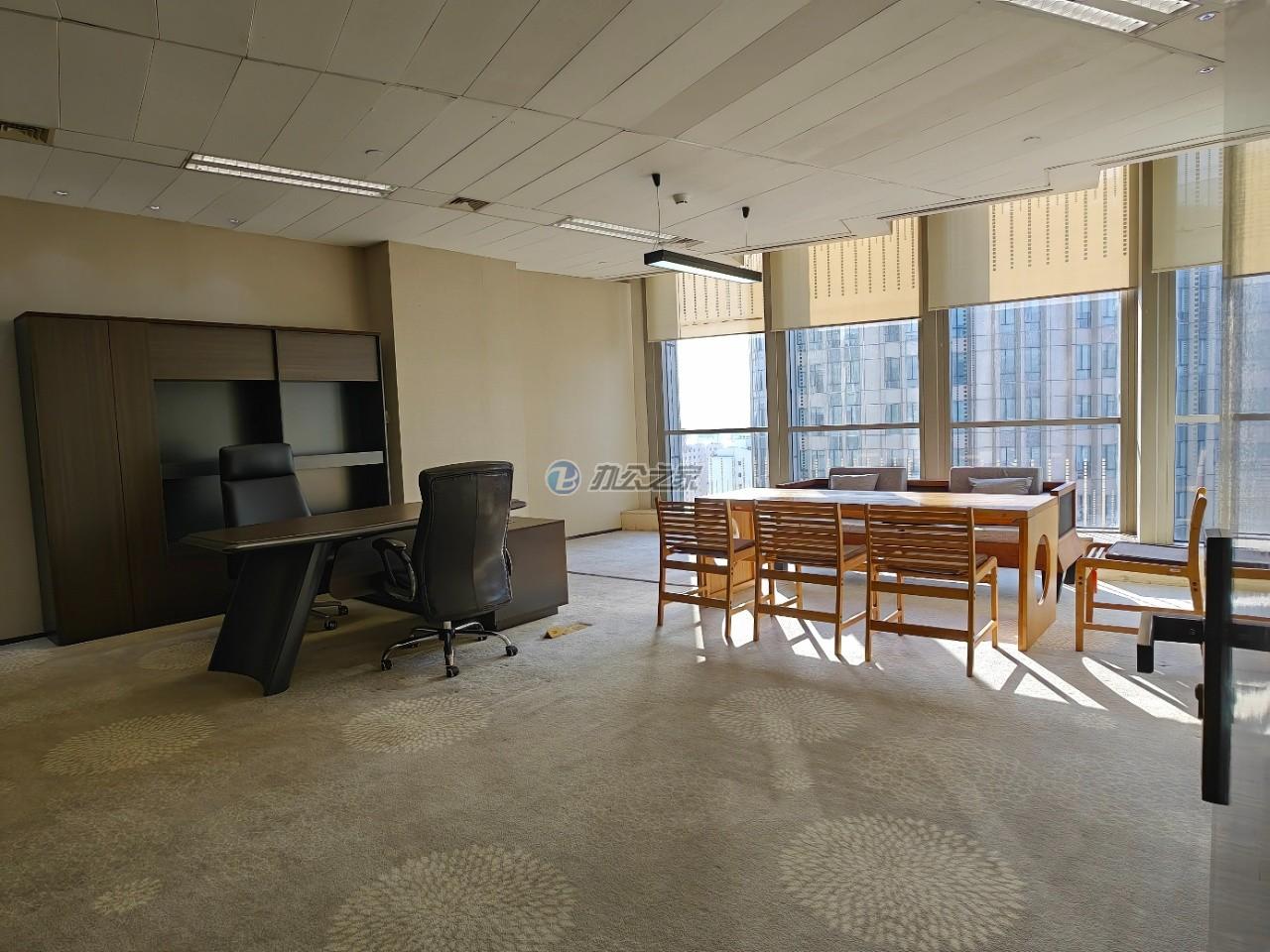 由由國(guó)際廣場(chǎng)