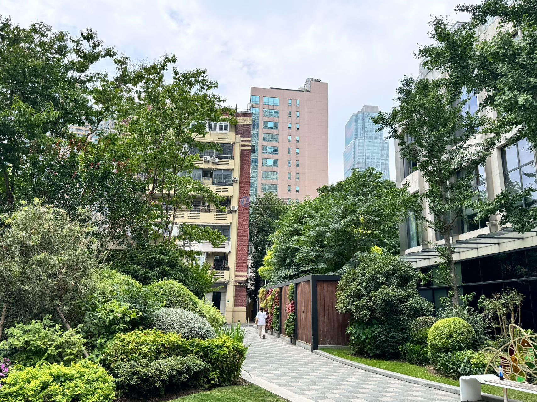 東展商業(yè)大廈