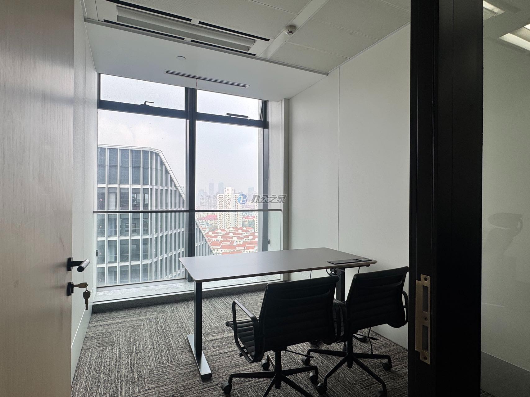 國(guó)華人壽金融大廈