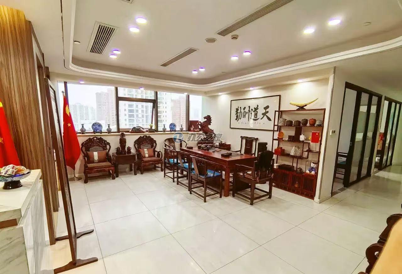 環(huán)球廣場(chǎng)