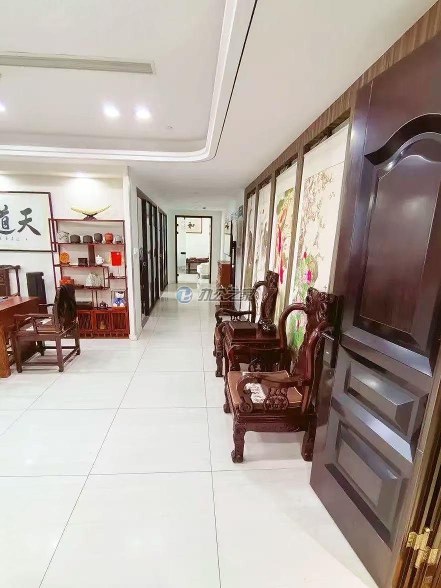 環(huán)球廣場(chǎng)